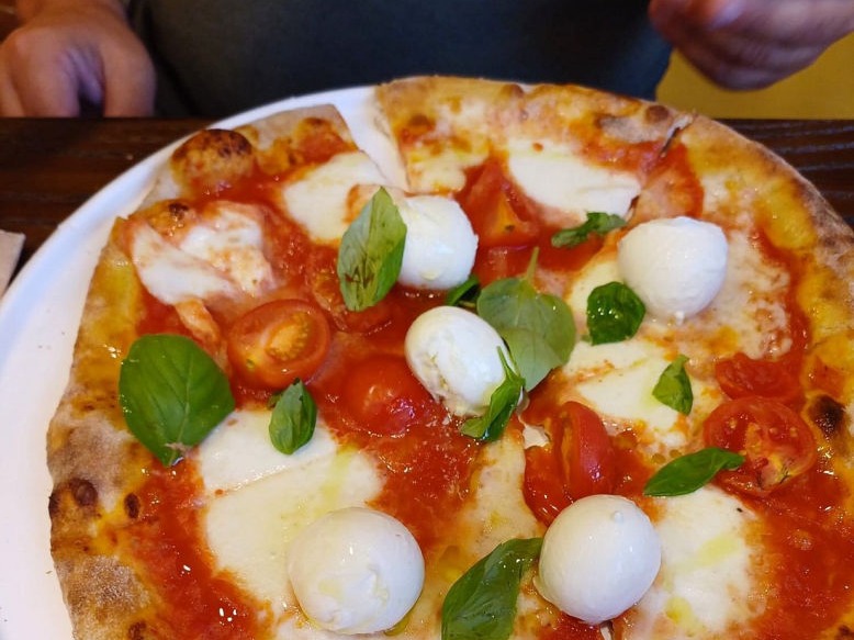 Pizza Momo